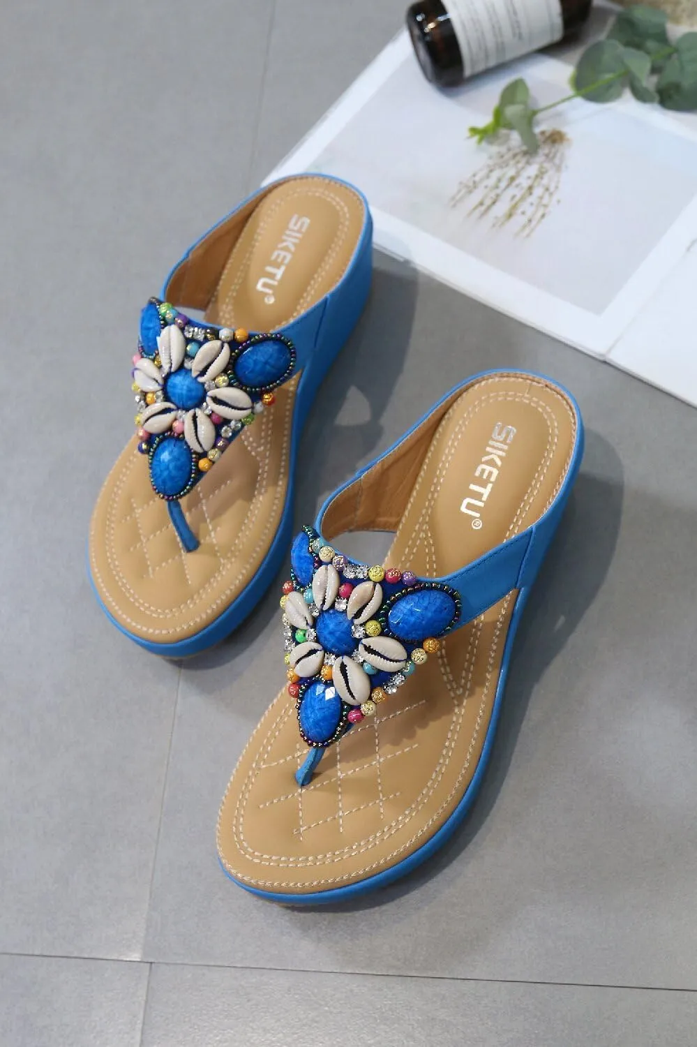 DKCHENH Summer flip flops, fashionable sandals, women's flat summer sandals for vacation and seaside wear.