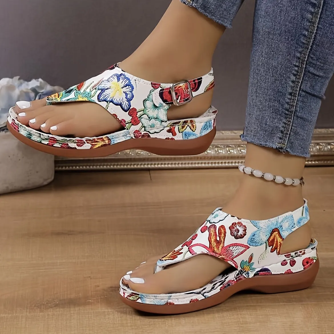 Fashionable Women's Thick Sole Sandals