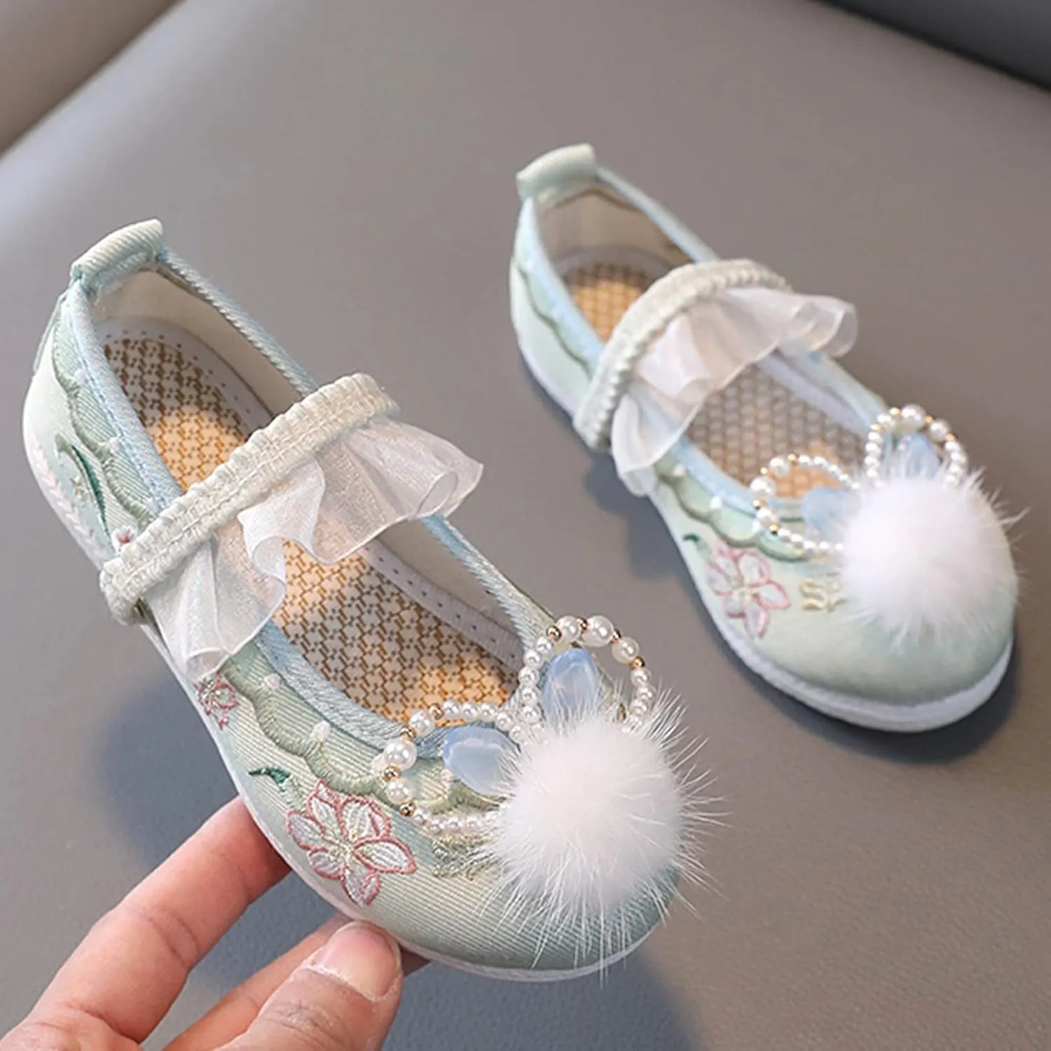Girls Flat Bottomed Bunny Embroidered Sandals Fashionable Children Vintage Retro Performance Dress Shoes for Kids
