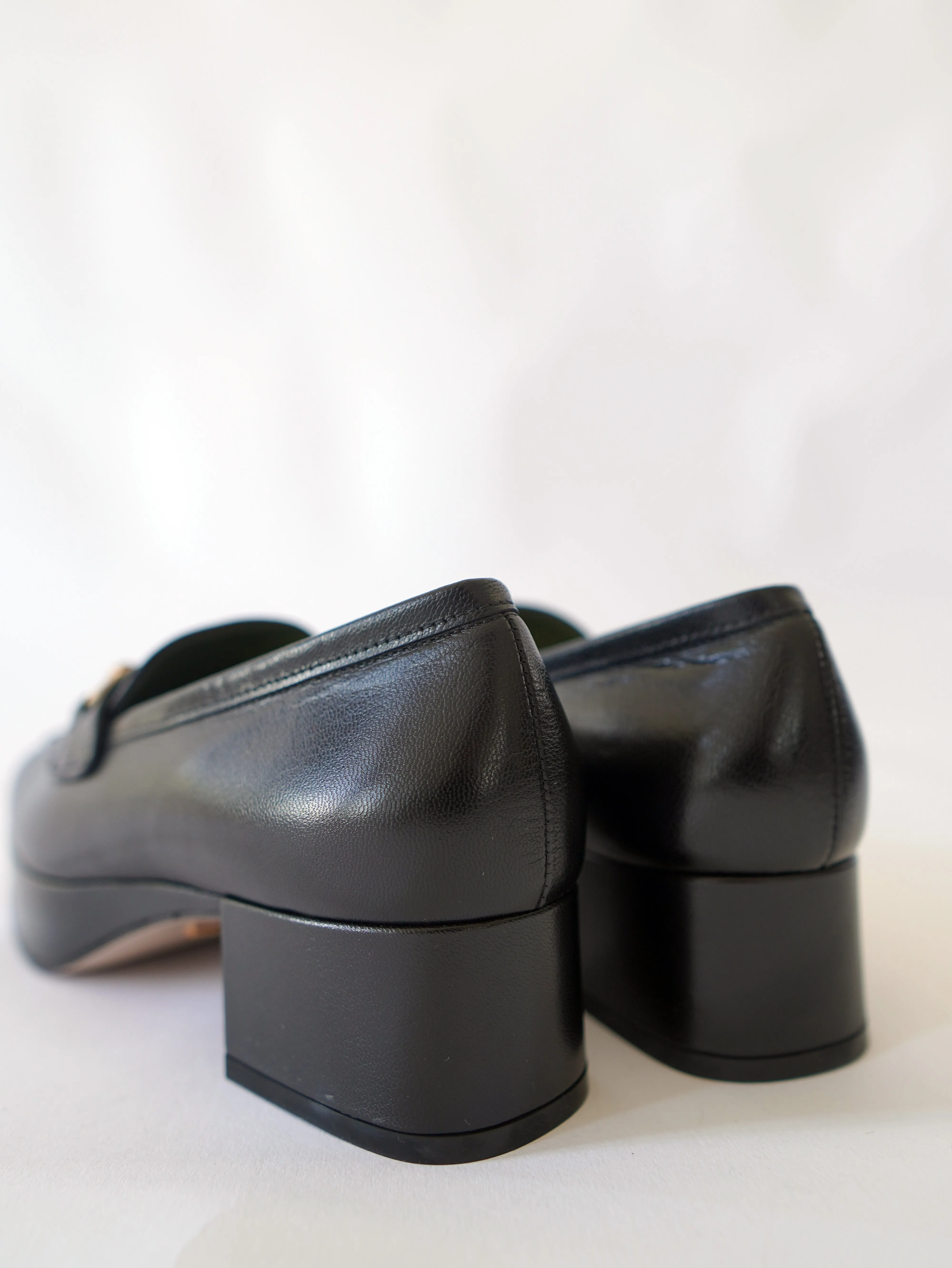 <b>GUCCI</b> <br>Houdan Platform Loafers 38