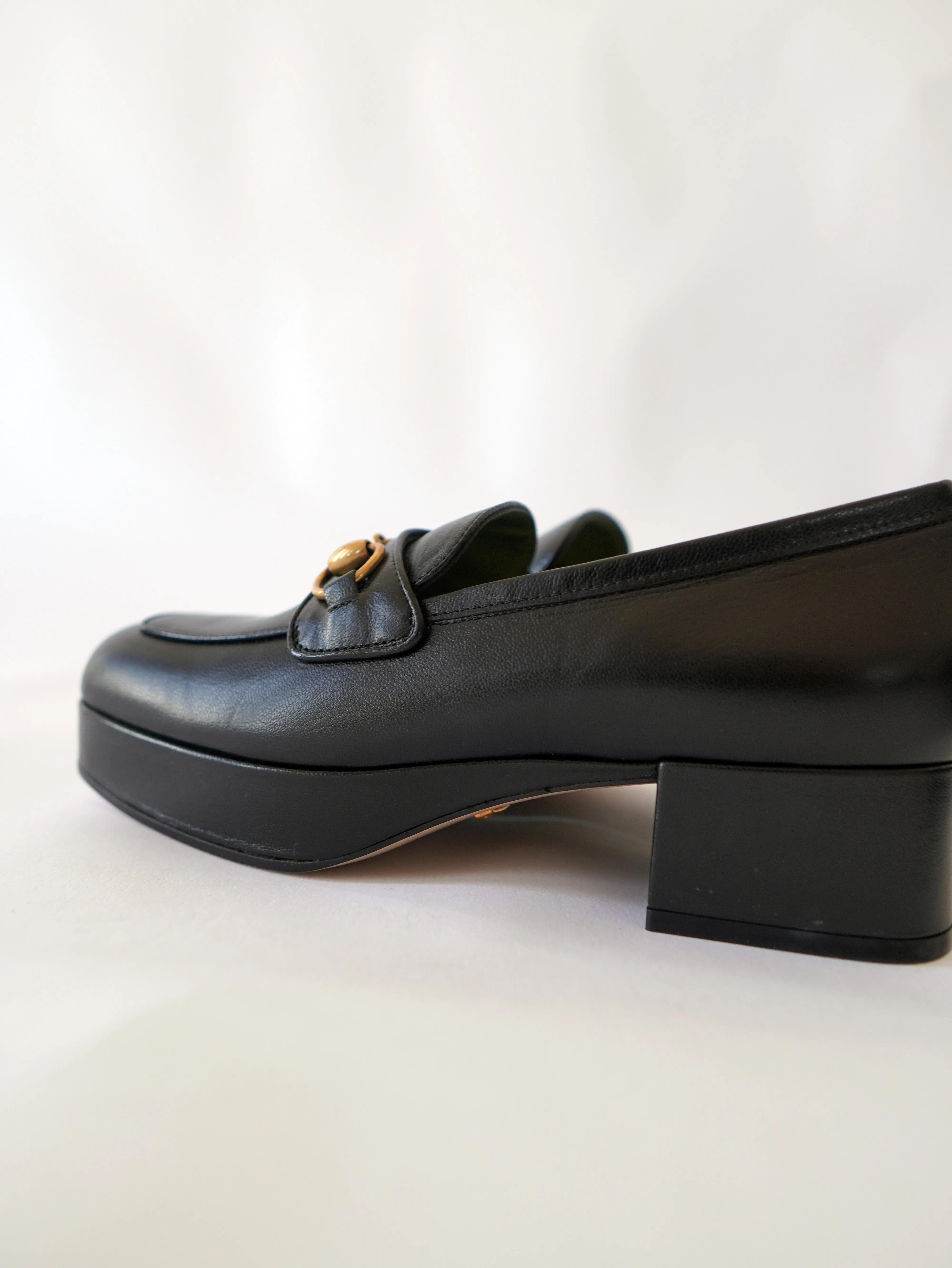 <b>GUCCI</b> <br>Houdan Platform Loafers 38