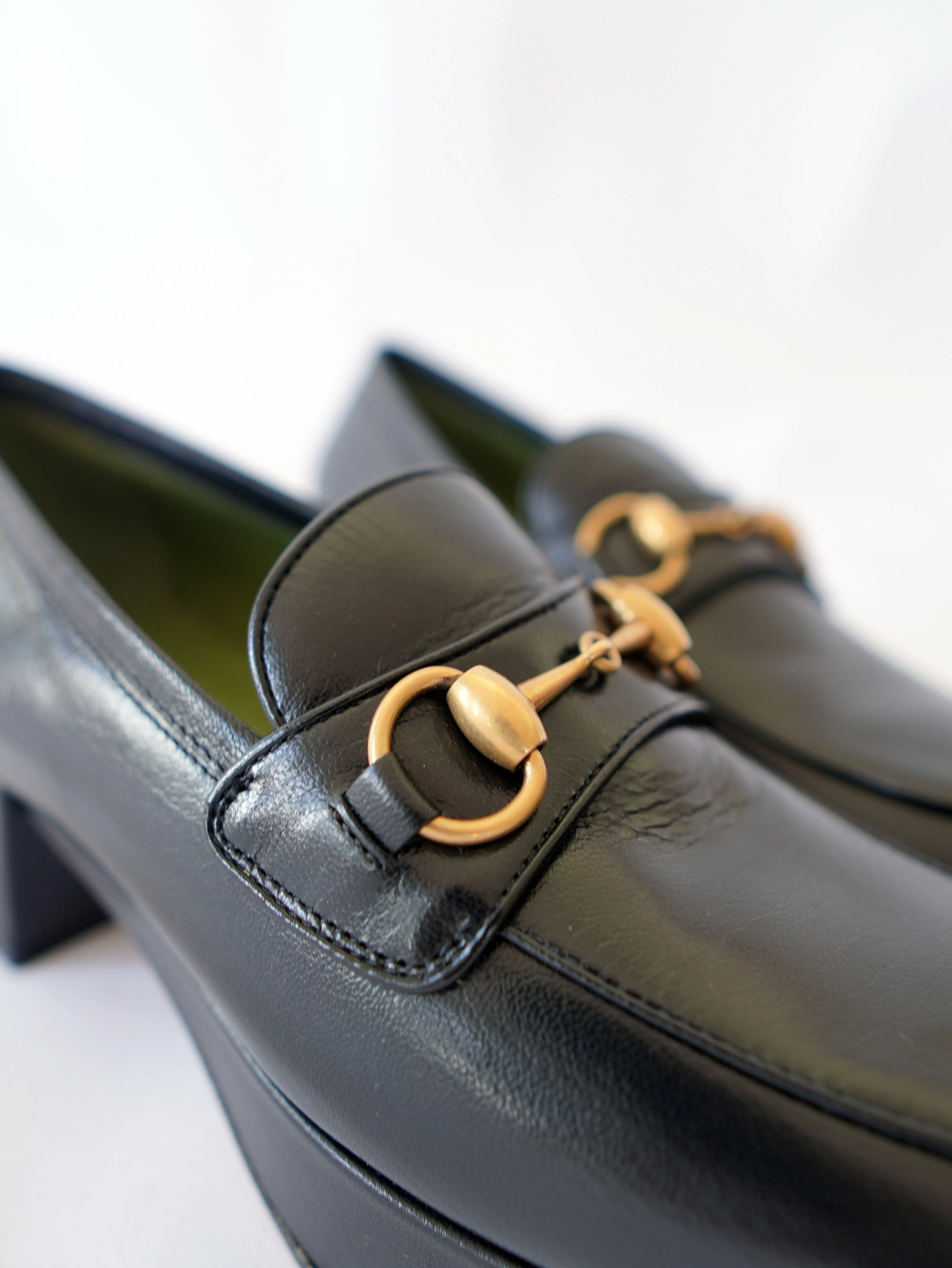<b>GUCCI</b> <br>Houdan Platform Loafers 38